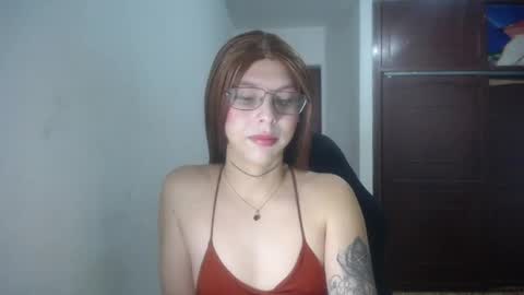 Snapshot of evi_kitty chatting on May 2026 09:42:02 PM Evi online show from May 2026 09:42:02 PM