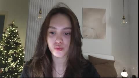Snapshot of evi_woow chatting on December 2025 09:00:02 PM evi_woow online show from December 2025 09:00:02 PM