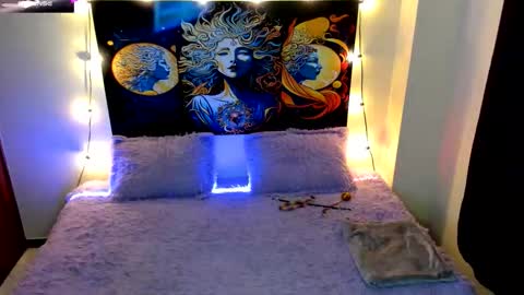 Snapshot of evie99_ chatting on October 2025 03:36:01 PM Evie99  online show from October 2025 03:36:01 PM