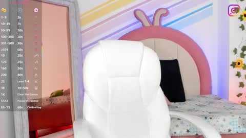 My name is Evie  nice to meet you  really get to know me better private is open  online show from February 2025 06:30:01 PM