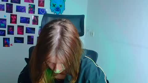 Evie online show from December 2025 11:25:02 PM