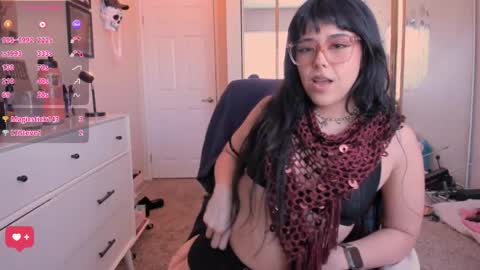 Snapshot of evie_luna chatting on April 2026 12:54:02 AM Evie Luna online show from April 2026 12:54:02 AM