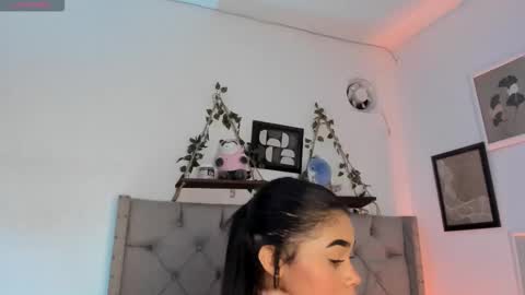Snapshot of evieh1_ chatting on October 2025 10:42:02 PM Ivi Alejandra online show from October 2025 10:42:02 PM