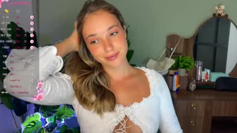 Snapshot of evielina chatting on April 2026 11:32:02 PM evielina online show from April 2026 11:32:02 PM