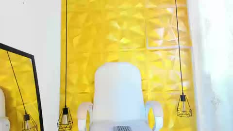 Annie online show from September 2025 10:21:02 PM