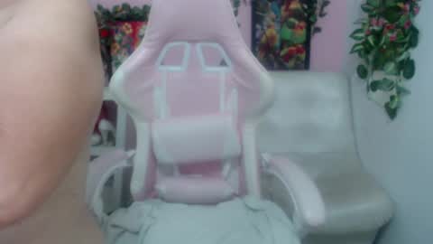 Snapshot of evil_stepmothers chatting on October 2025 06:49:02 PM Pamela online show from October 2025 06:49:02 PM