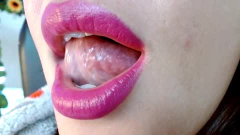 Snapshot of evolethmontenegros chatting on January 2025 06:48:02 AM Evoleth online show from January 2025 06:48:02 AM