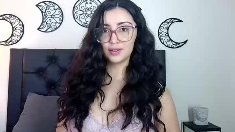 Evolet online show from November 2025 03:30:02 PM