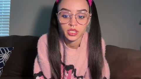 evusixx online show from October 2025 05:58:02 PM