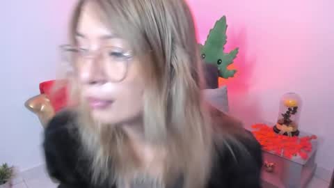 evyei online show from December 2024 04:14:02 PM