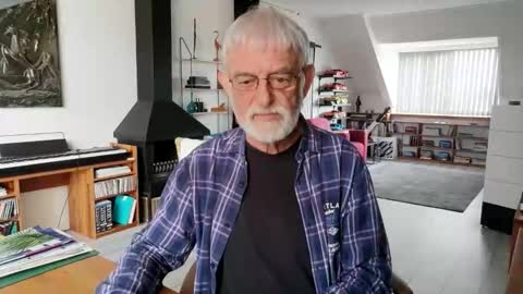 Snapshot of ewaldwillems99 chatting on June 2026 01:17:02 PM Naaktloper online show from June 2026 01:17:02 PM