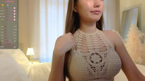 Snapshot of exclusive_model_ chatting on April 2026 10:35:02 AM Angel online show from April 2026 10:35:02 AM