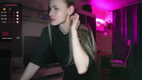 Snapshot of exe_cutie chatting on December 2024 01:37:02 AM Mary online show from December 2024 01:37:02 AM