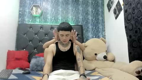 Snapshot of exotichot_couple chatting on November 2025 08:19:01 PM exotichot_couple online show from November 2025 08:19:01 PM