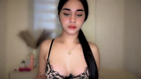 Snapshot of expensivets_chloe chatting on March 2026 10:46:02 PM chloee online show from March 2026 10:46:02 PM