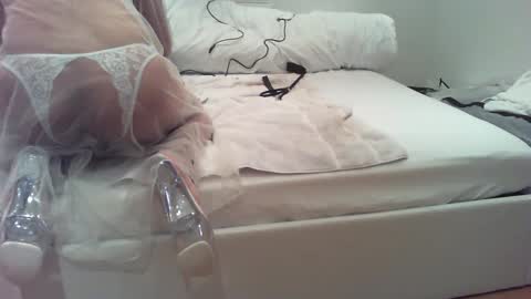 Snapshot of exquisite_elise chatting on December 2024 10:32:01 PM Elise online show from December 2024 10:32:01 PM