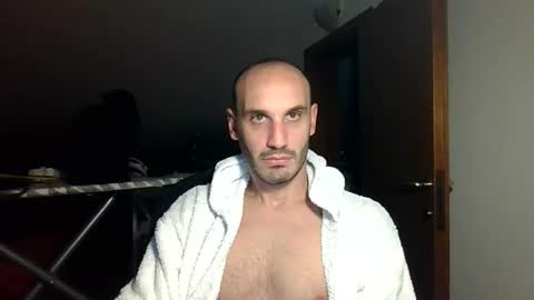 Snapshot of extr0 chatting on March 2025 08:33:02 PM Extro online show from March 2025 08:33:02 PM