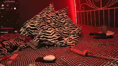 Snapshot of extra_topping chatting on February 2025 06:45:01 PM extra_topping online show from February 2025 06:45:01 PM