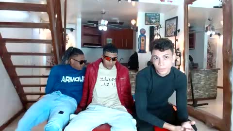 extrangers online show from December 2024 12:19:01 PM