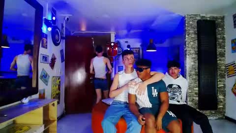 extrangers online show from January 2025 12:10:01 PM