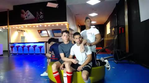 extrangers online show from February 2025 12:11:02 PM