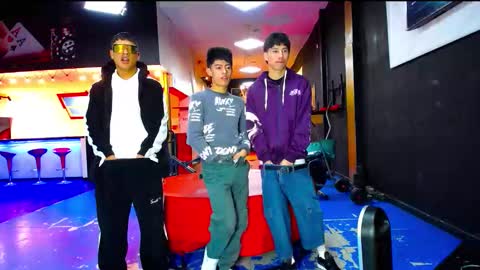 extrangers online show from October 2025 01:07:02 PM