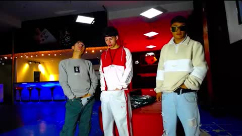 extrangers online show from October 2025 01:26:02 PM