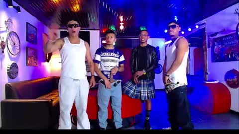 Snapshot of extrangers chatting on January 2026 01:15:01 PM extrangers online show from January 2026 01:15:01 PM