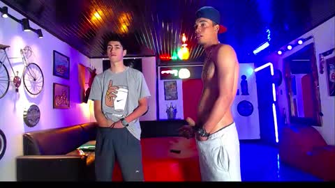 Snapshot of extrangers chatting on February 2026 01:20:02 PM extrangers online show from February 2026 01:20:02 PM