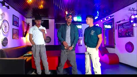 Snapshot of extrangers chatting on February 2026 01:16:01 PM extrangers online show from February 2026 01:16:01 PM