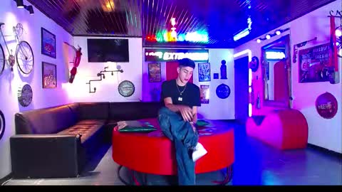 Snapshot of extrangers chatting on February 2026 12:16:01 PM extrangers online show from February 2026 12:16:01 PM