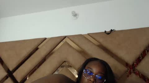 eyshaexotii online show from April 2026 01:50:01 AM