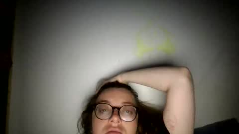 Snapshot of ezlngirl chatting on May 2026 08:01:01 AM Aimee online show from May 2026 08:01:01 AM