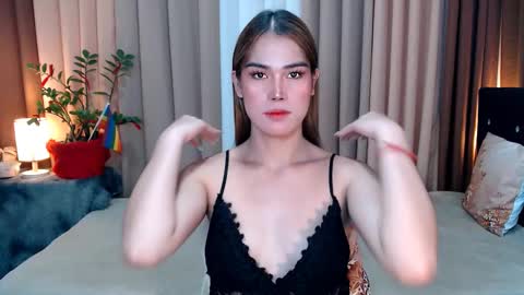 Snapshot of ezrahollywood chatting on December 2024 02:31:02 AM UR SWEET EZRA online show from December 2024 02:31:02 AM