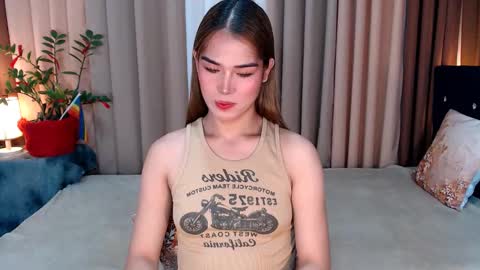 Snapshot of ezrahollywood chatting on December 2024 08:09:01 AM UR SWEET EZRA online show from December 2024 08:09:01 AM