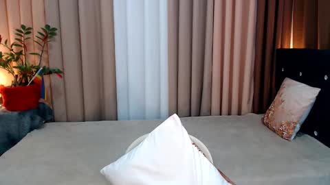 Snapshot of ezrahollywood chatting on December 2024 11:14:01 AM UR SWEET EZRA online show from December 2024 11:14:01 AM