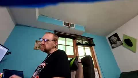 Snapshot of ezriderx9 chatting on April 2026 10:08:02 PM Ez Rider online show from April 2026 10:08:02 PM