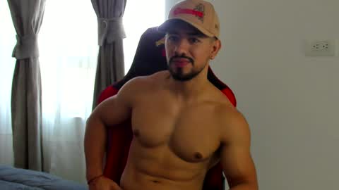 Ezzio Scolaro online show from September 2025 02:31:02 PM