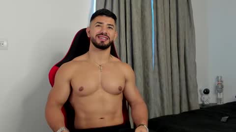 Ezzio Scolaro online show from February 2026 11:04:02 PM