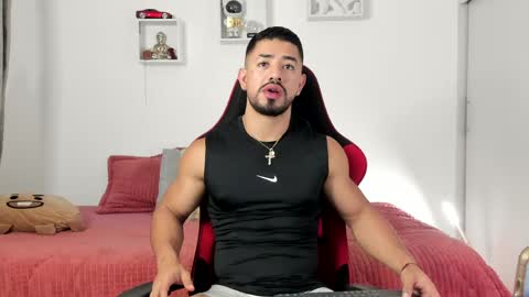 Ezzio Scolaro online show from April 2026 11:08:02 PM