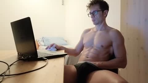 Mick online show from December 2024 05:57:01 PM