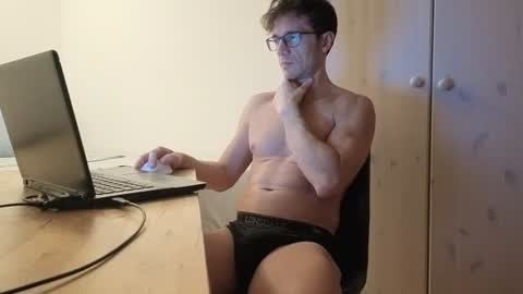 Mick online show from December 2024 08:11:01 PM