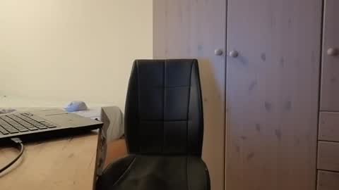 Mick online show from December 2024 08:44:01 PM