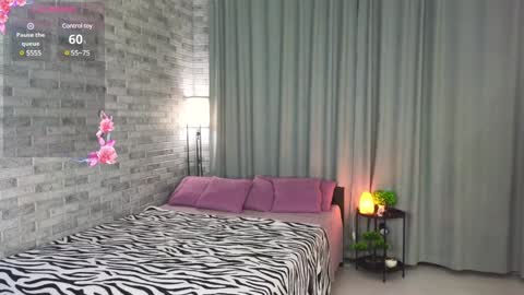 Adri online show from December 2024 06:01:02 PM