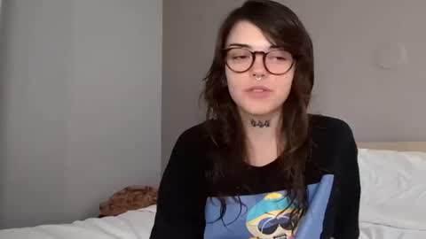 Snapshot of faerienugs chatting on April 2026 09:39:33 PM Faerie 3 online show from April 2026 09:39:33 PM