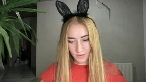fairy_face online show from September 2025 07:49:02 PM