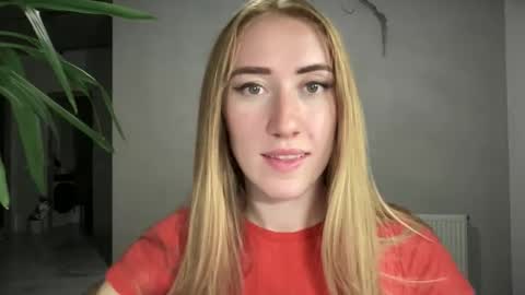 fairy_face online show from September 2025 07:39:01 PM