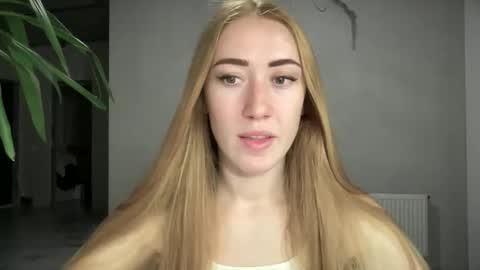 fairy_face online show from September 2025 08:03:01 PM