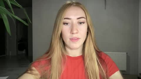 fairy_face online show from October 2025 06:48:01 PM