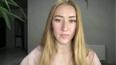 fairy_face online show from October 2025 09:23:02 PM